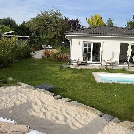 Big, Cozy Nature Pool Kelkheim