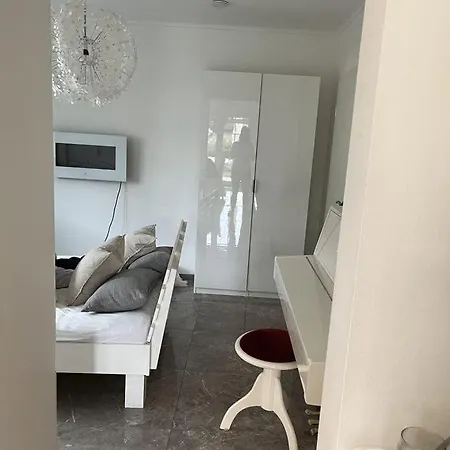 Big, Cozy Nature Pool Apartment